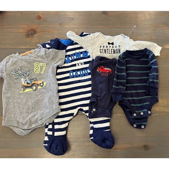 BABY BOYS NEWBORN CLOTHING BUNDLE - Picture 1 of 3